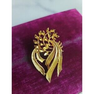 Gold Tone Metal Floral/Leaf Shaped Brooch Vintage